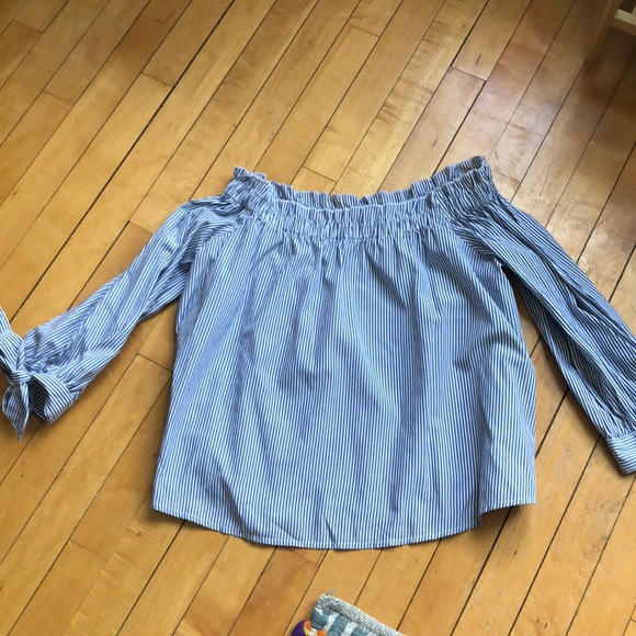 Off the shoulder striped shirt - Picture 1 of 1